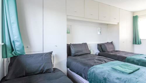 Modern 2BR Home in SK14, WIFI, Parking, Sleeps 5 - Foto 4