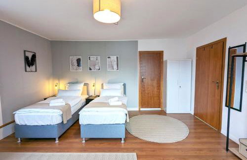 BesTime - 5 Schlafzimmer, Wohnzimmer, Küche, Waschtrockner, Terrasse, Smart-TVs, Netflix, Tischfußball - Foto 31