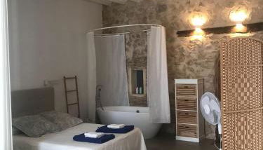 Suite Independiente de 45 m2 con Bañera en Pleno Casco Viejo - Photo 4