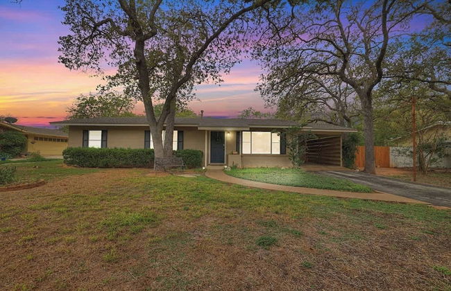 The Billie Goat Haus - Hot Tub -steps to Main St! - Foto 23