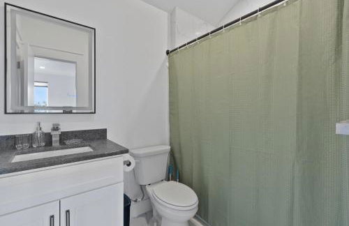 Spacious, modern home with loft, 15 minutes from Downtown Houston - Foto 27