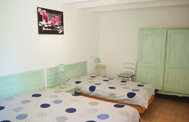 Holiday Home With Swimming Pool - Photo 10