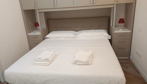 Luminoso Bilocale zona Tibaldi Bocconi - Foto 2, wardrobe