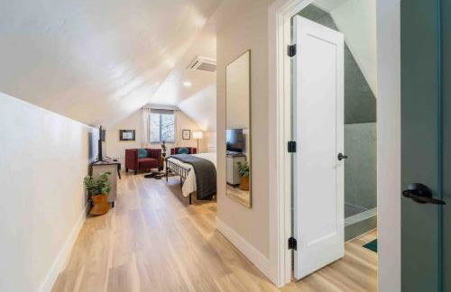 Morrison Getaway - 2BR House BBQ Free Parking - Foto 21