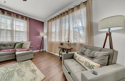 Modern 2BR2BA Pool Gym Near Airport #8 - Foto 58