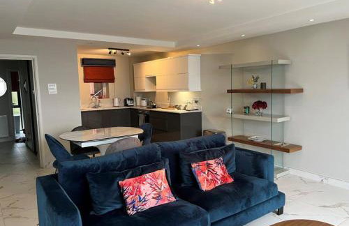 Modern Luxurious Apartment w/ Patio Balcony & View - Foto 12