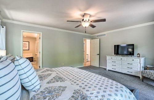 Spacious Lakefront Home with Private Dock! - Foto 13