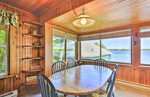 Waterfront Wellesley Island Getaway w/ Deck! - Foto 9