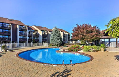 Waterfront Port Clinton Condo with Pool Access! - Foto 20