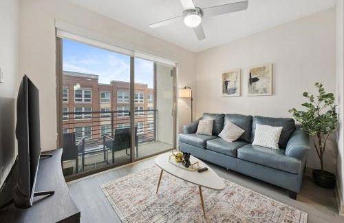 Chill & Tone 1BR Frisco King & Sofa, Gym & Pool - Foto 1