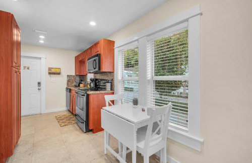 Renovated Grove Bungalow -near Coconut Grove - Foto 12