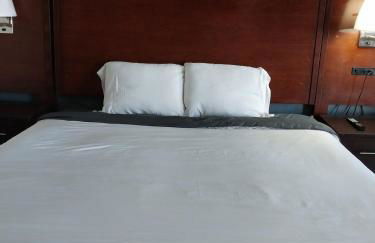 King Bed Hotel Room 201 - Foto 2