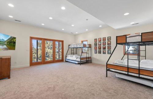 Mountain Retreat Sleeps 10 with Pool Table and Arcade - Foto 39