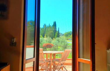 INCANTEVOLE CASA TOSCANA con travi in legno, ampia terrazza e vista sulle colline - Foto 2