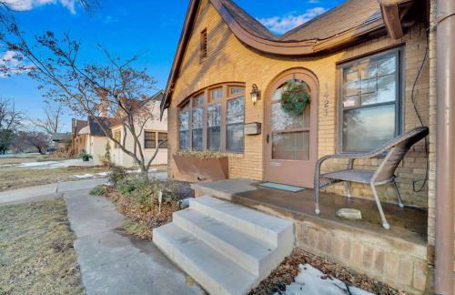 Romantic escape, hot tub, fireplace, massage room! - Foto 1