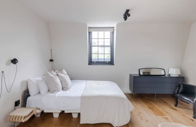 Stylish Georgian Townhouse w Sun Terrace Garden - Photo 22