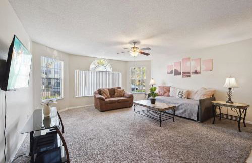 Near Disney! Pool and Hot Tub with Free Parking - Foto 1