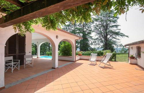 Exclusive 1970s villa with pool and garden by VacaVilla - Foto 6