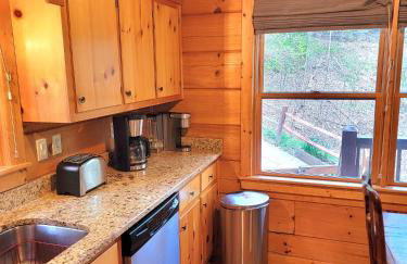 LUXURY CABIN WITH WATERVIEW AND PRIVACY, hiking - Photo 24