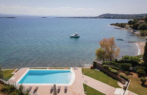 Eretria Luxurious Seafront Villa - Photo 2