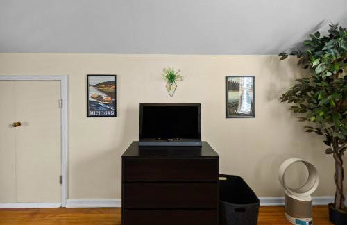 Game House in Royal Oak with Tiki Hut Dog Friendly - Foto 31