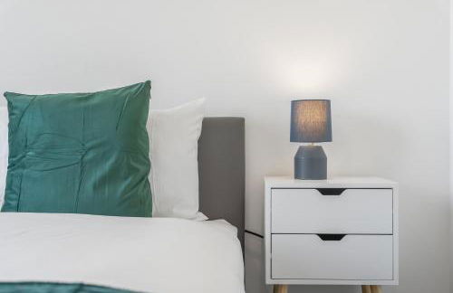 Luxury 3 bedroom with 2 bath at Plaistow opposite of station - Foto 27