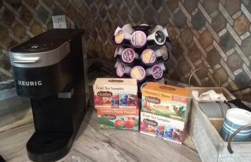 StayShores Chic Retreat – Pool HotTubSweet Sleep - Photo 36