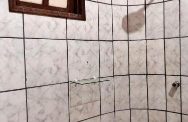 Duplex Até 10 Hóspedes 3 quartos Ar condicionado 2 camas casal 5 camas solteiro Garagem para 3 carros proximo ao Centro e Shopping - Foto 14