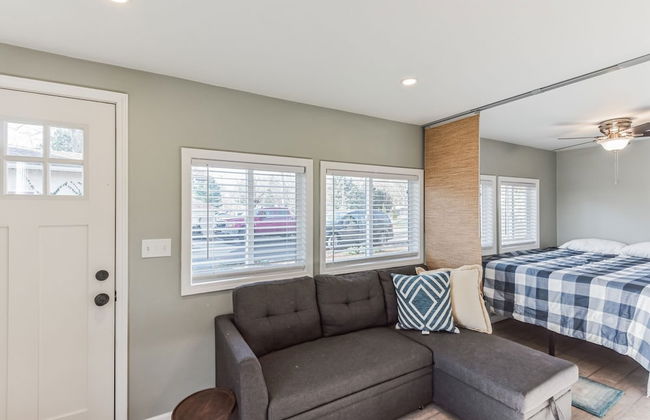 Cozy Lakefront Studio On Long Lake! Home by RedAwning - Foto 16