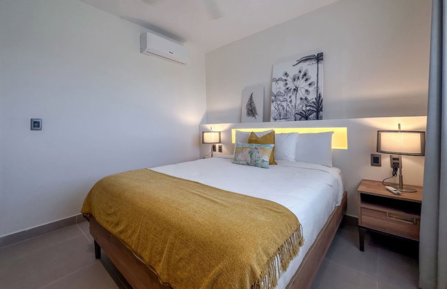 Exclusive Penthouse With Picuzzi Steps From Beach - Foto 12