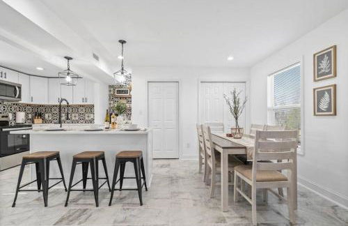 Newly Renovated Modern Farmhouse - Foto 14