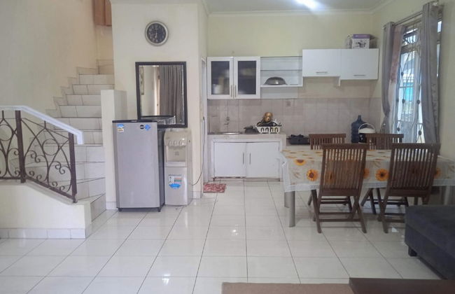 Villa Kota Bunga Allamanda - Foto 15