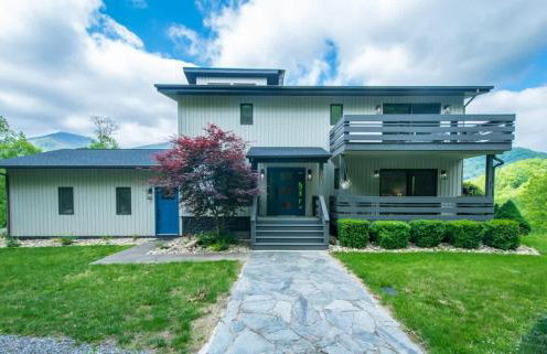 Mountain View 3BR with Sunroom, Close to Ski and Trails - Foto 43