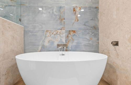 Waterfront Breeze Condo - Photo 21