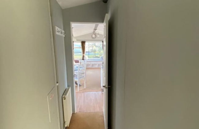 Immaculate 2-bed Static Caravan Near the Lake - Foto 27