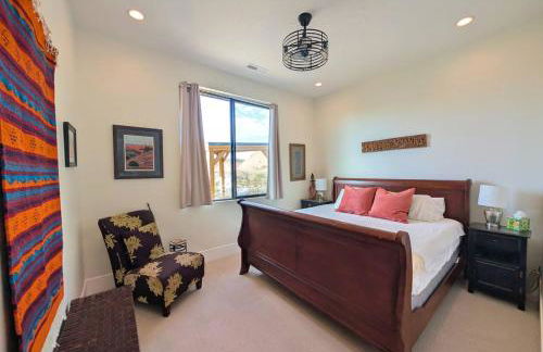 Modern Red Cliff Home with Private Pool - Foto 9