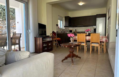 Breathtaking sea and Mountain views with Private pool, Peace full relaxing Villa with WiFi near Shops and Restaurants - Photo 19