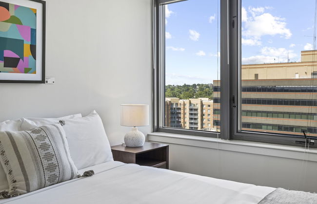 Placemakr Marymount Ballston - Photo 19