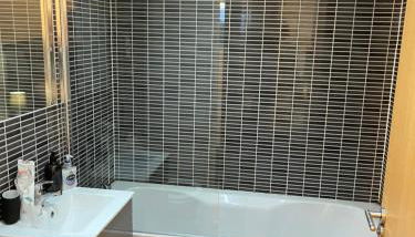 Entire 2 bedroom Beautiful newly furnished flat - Foto 4