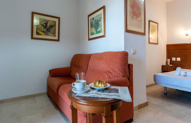 Beachfront Apartment -don Juan Manilva - Photo 11