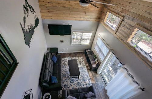 Pinetop Getaway w Sunset Deck & Fire Pit Table - Foto 13