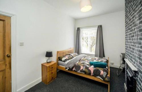 Brighouse 2 bedhouse central contractors welcome - Foto 31