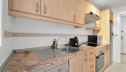 Apartamento con enorme terraza en complejo con piscina en Nueva Andalucía - Lorcrimar - Foto 4, stove, dishwasher, pet friendly, toaster, minibar