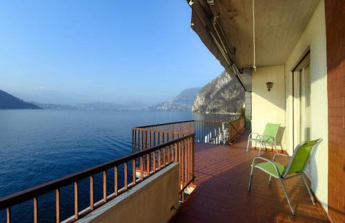 Casa Cotima by Quokka 360 - Lakefront Terrace In Campione - Foto 42