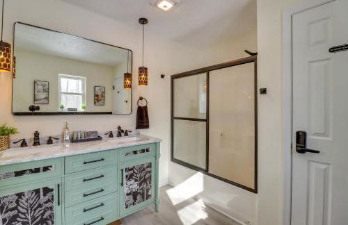 9 Mi to Camelback! Home with Hot Tub and Fire Pit - Foto 10