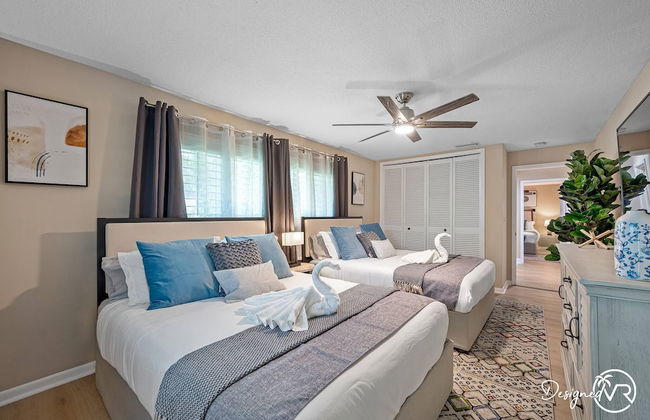 8BR Villa with Heated Pool Near Beach - Foto 10