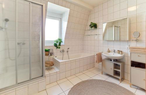 MARX - Zentrales & geräumiges Apartment für bis zu 6 Personen - 2 Schlafzimmer mit TV, WLAN & Waschmaschine - Foto 8