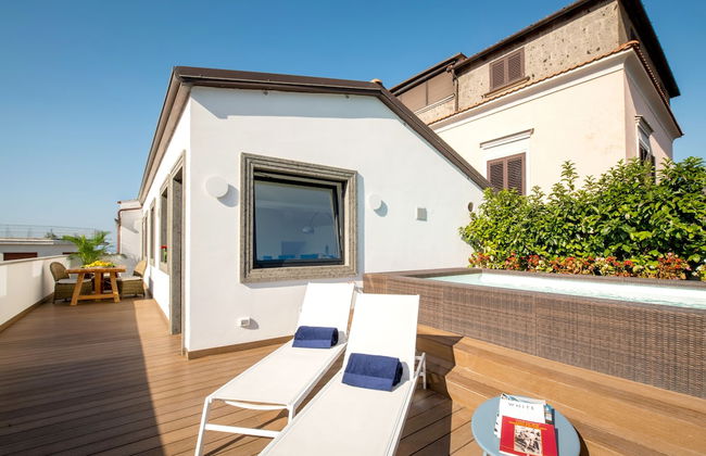 Luxury Apartment with Penthouse and Pool - Photo 54