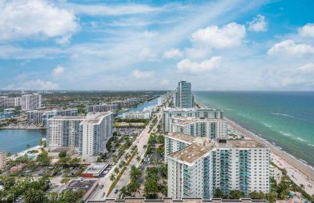 Luxury Living on the Beach with Resort Amenities - Photo 38