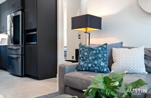 Luxury 2BR 2BA East Austin retreat w yard, deck and garage parking by Austin Vacay - Foto 2